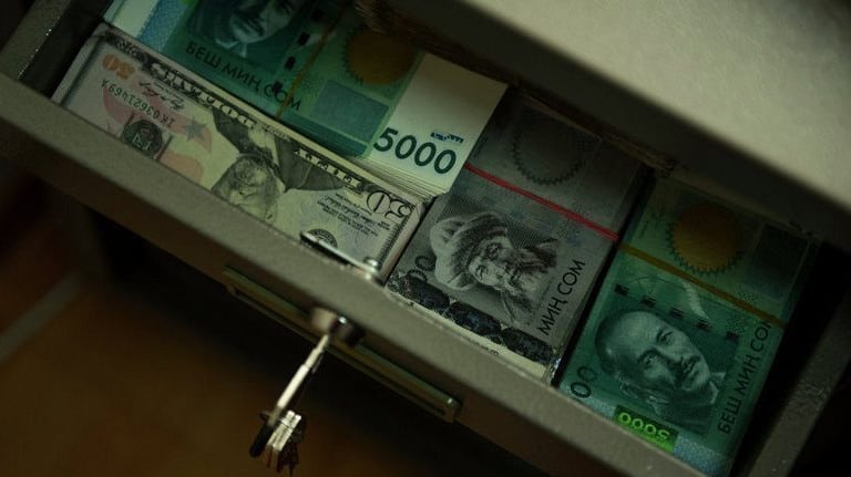 Власти КР привлекли 9.5 млрд сомов за счет выпуска государственных ценных бумаг