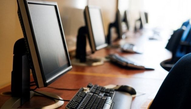 Организации образования в Кыргызстане являются лидерами в применении ИКТ — у них больше всего компьютеров