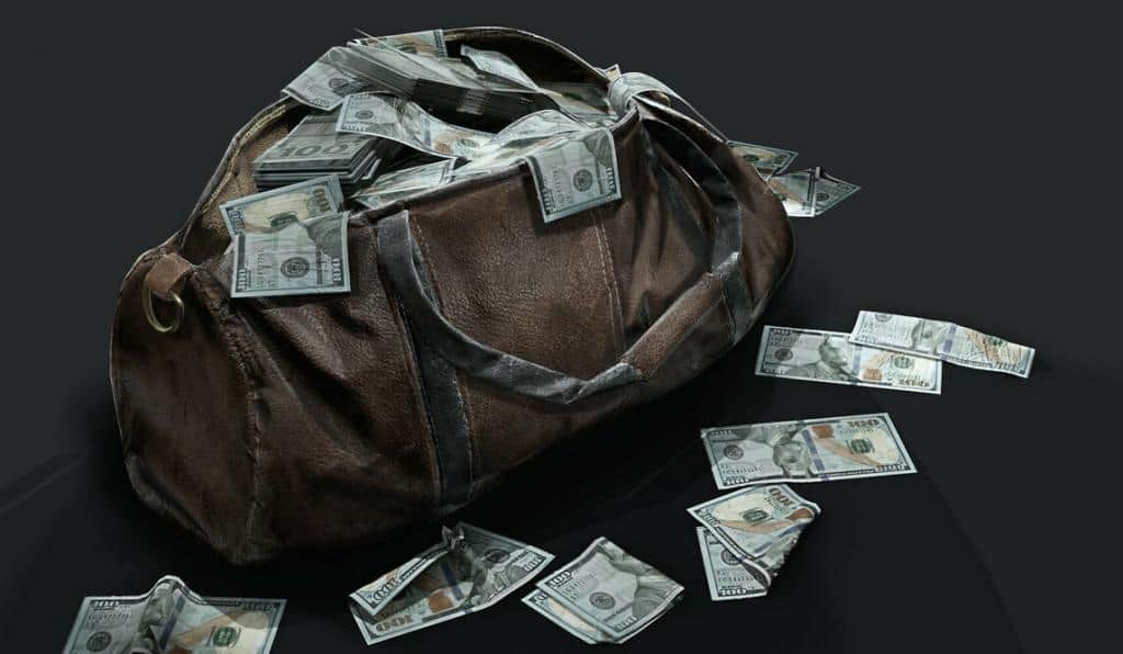 Парень испугался ограбления и бросил сумку с деньгами возле штаба «Ата-Журт Кыргызстан»