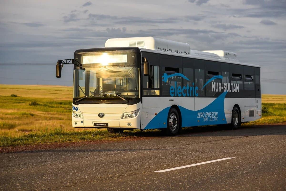Кыргызстан закупит 1 тысячу автобусов в Казахстане