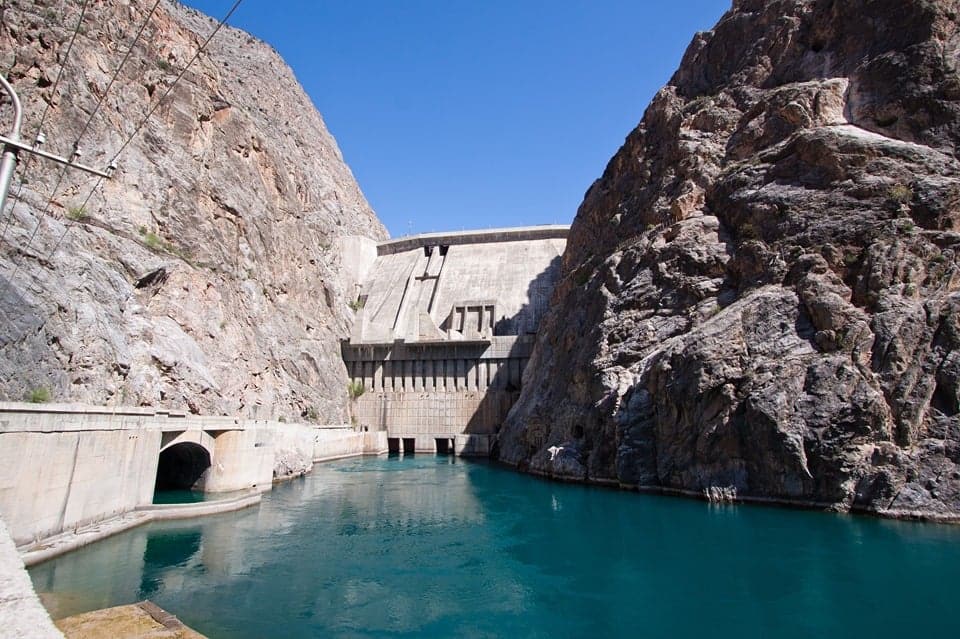 Объем воды в Токтогульском водохранилище приближается к «мертвому»