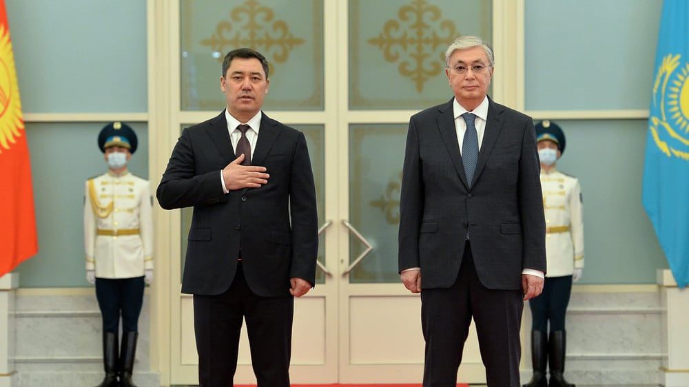 Садыр Жапаров выразил соболезнования Касым-Жоомарту Токаеву в связи с событиями в Казахстане
