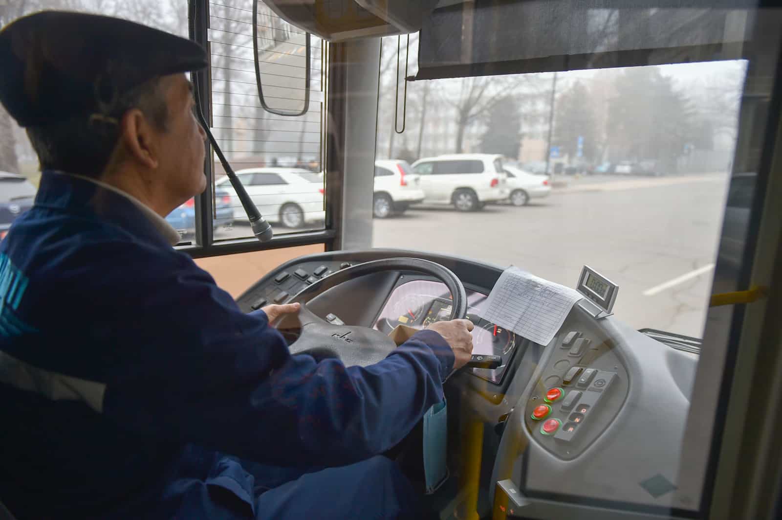 Мэрия Бишкека снова хочет поднять тарифы за проезд