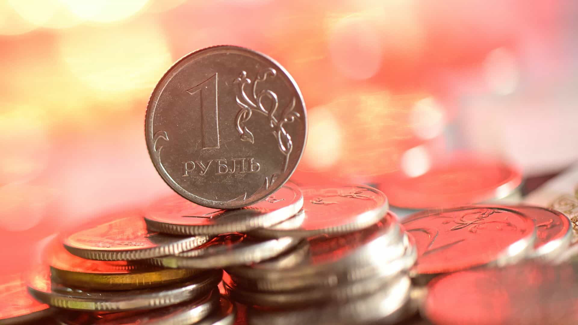 Курс рубля поднялся до 0.95 сома