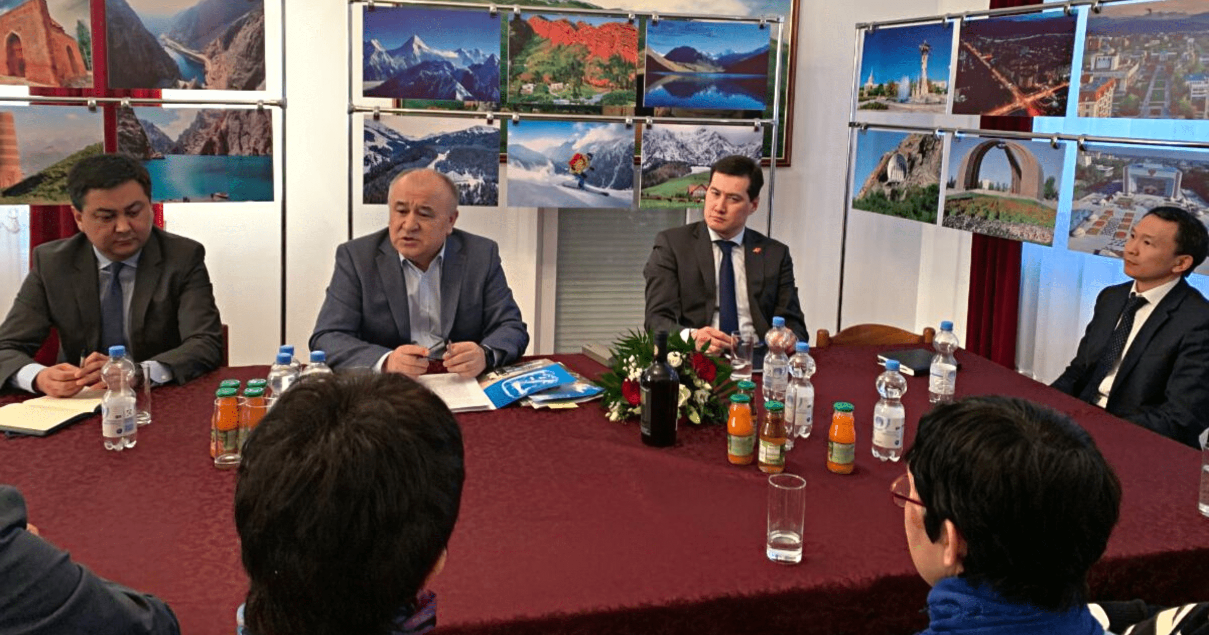 Посол КР в Германии Текебаев обсудил привлечение инвестиций с представителями кыргызской диаспоры