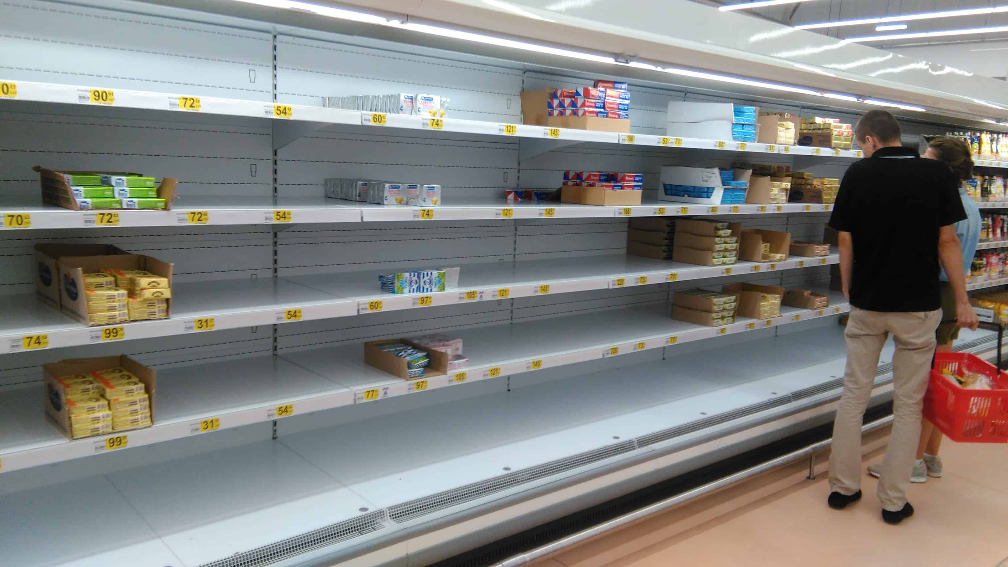 «10 кг муки и 3 пачки соли» – в России начали ограничивать продажу продуктов