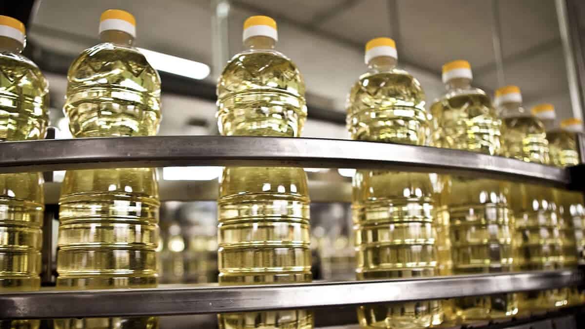 Для стабилизации цен Фонд матрезервов начал продавать растительное масло – адреса