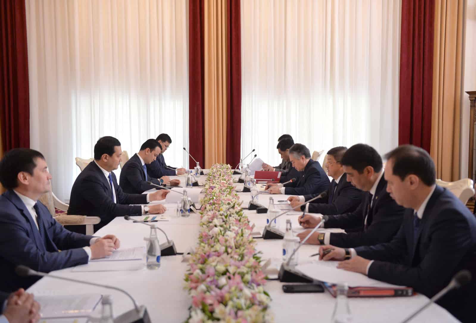 Кыргызстан и Узбекистан обсудили создание совместных предприятий и логистических центров