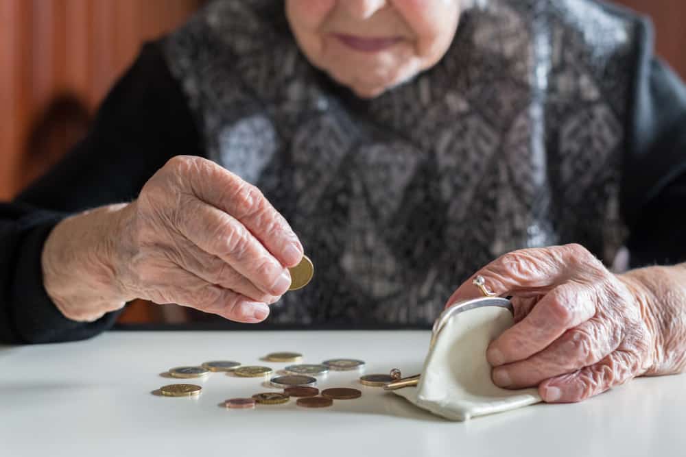Женщины составляют 70% пенсионеров — Соцфонд предлагает увечить их пенсионный возраст до 60 лет
