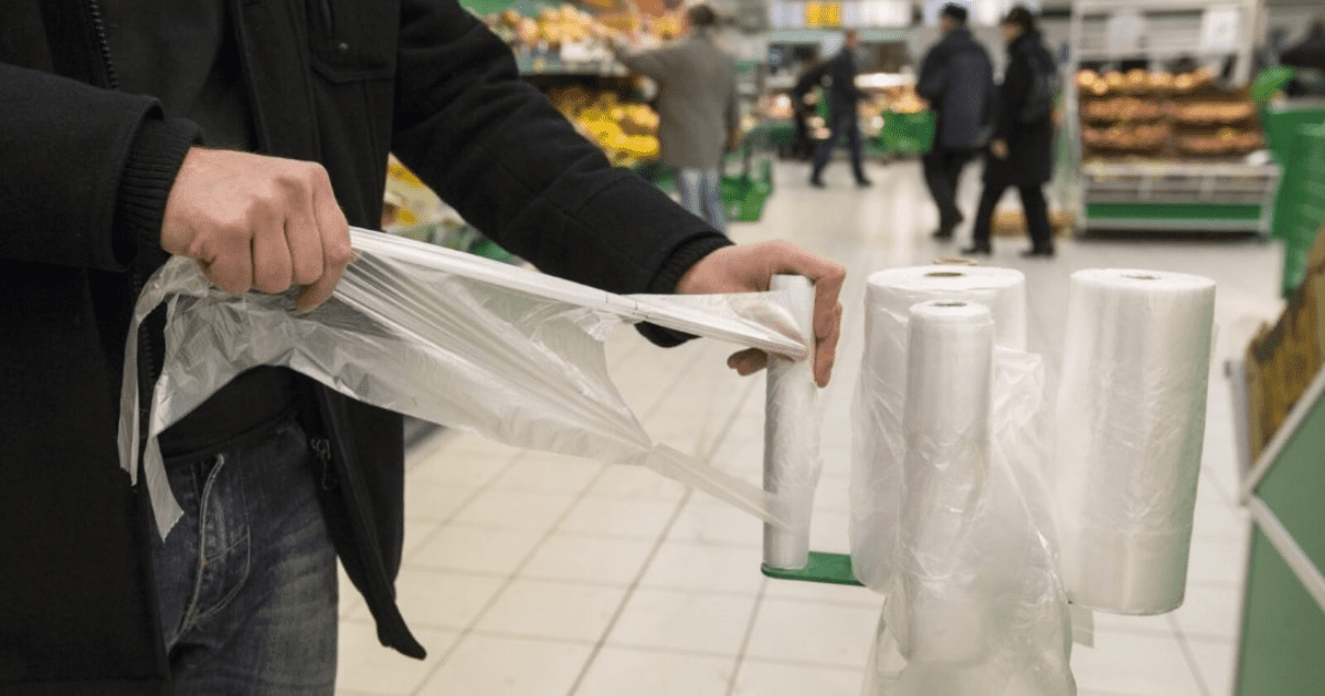 В Кыргызстане хотят запретить ввоз и продажу одноразовых пластиковых пакетов