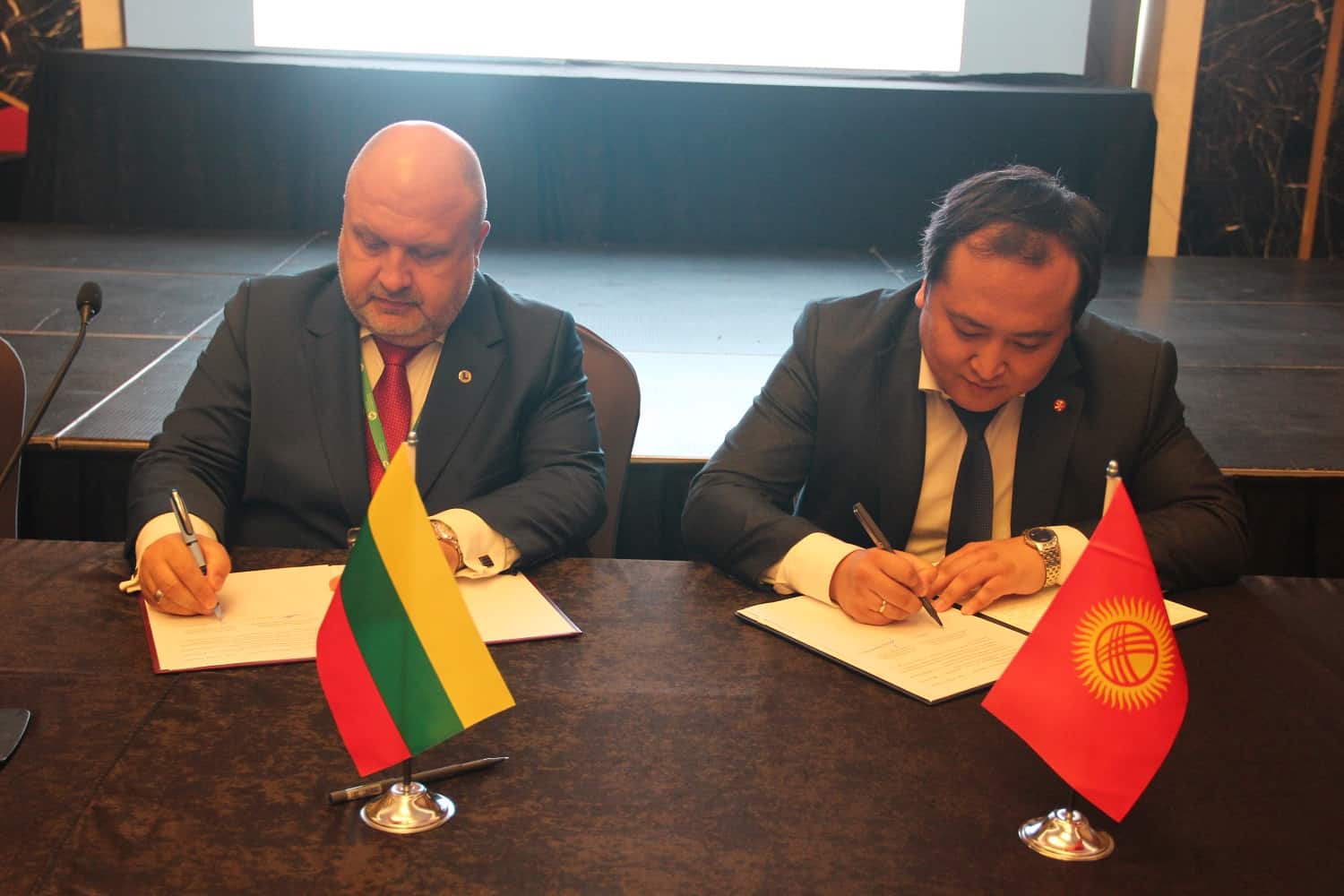 Литовские транзитные компании предлагают стать для Кыргызстана «окном в Европу».