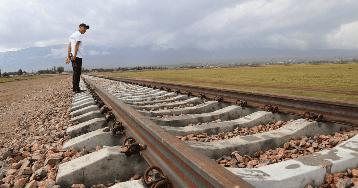 Строительство 5 км пути железной дороги Балыкчы — Кочкор завершено на 70%