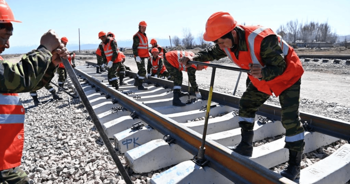 КНР, КР и РУз подпишут соглашение о строительстве железной дороги в сентябре на саммите ШОС