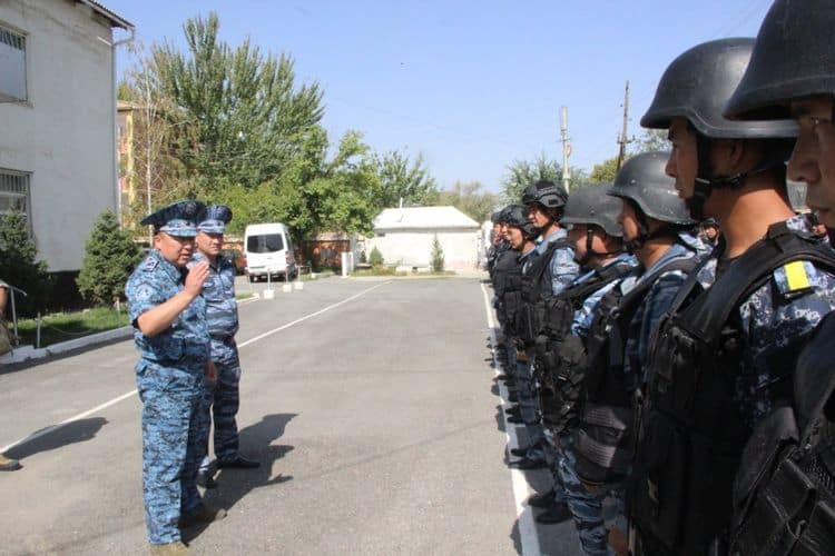 Конфликт на границе —  к эвакуации жителей Баткенской области подключилась милиция