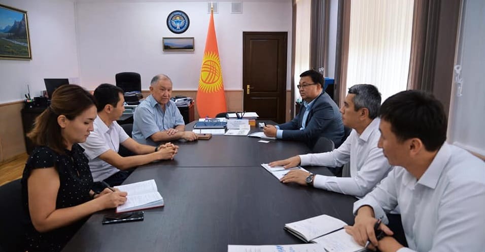 «Кыргызиндустрия» и УКФР договорились развивать логистическую систему Кыргызстана и Узбекистана