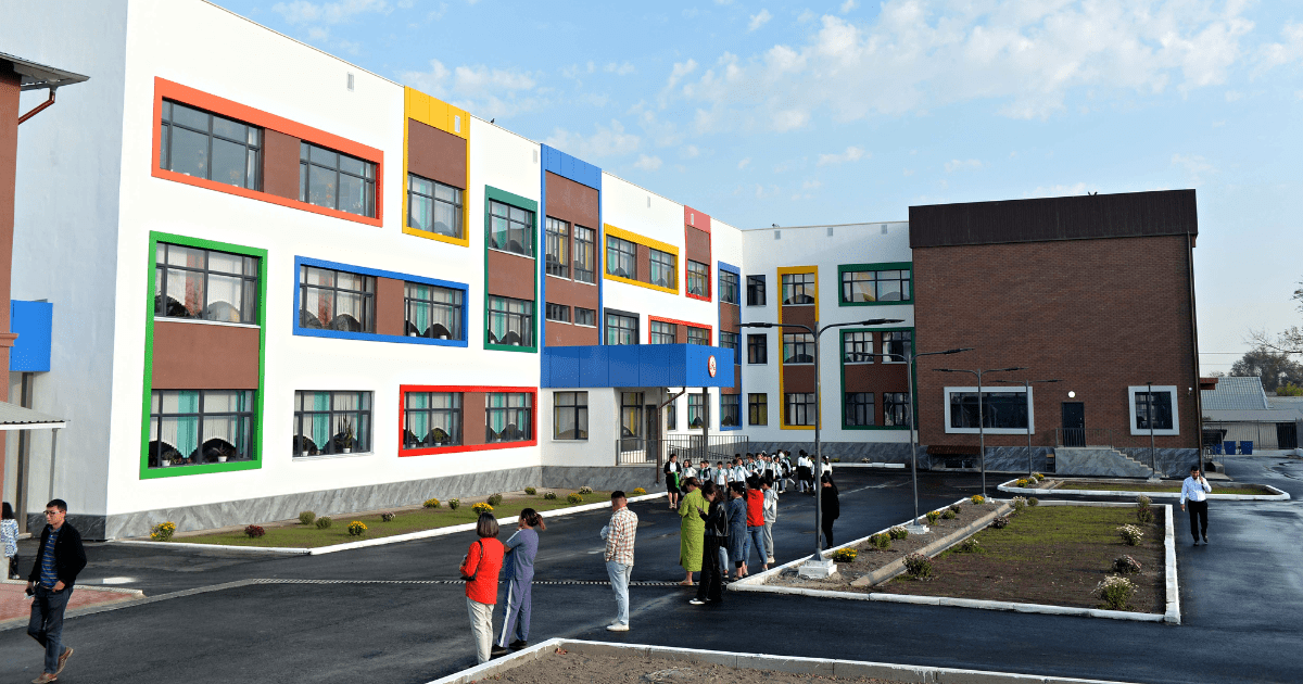 В Бишкеке построили 15 школ и 1 детсад — обошлось в 3 млрд сомов