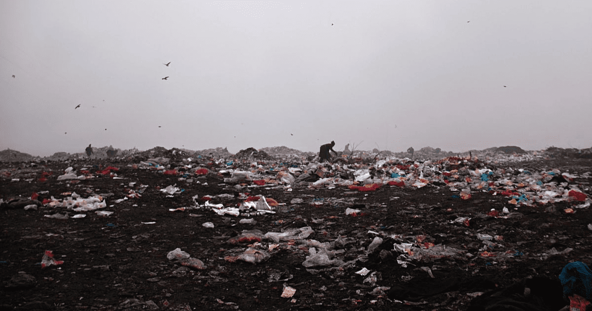 Пять лет не могли найти землю — новый мусорный полигон в Оше построят рядом со старым