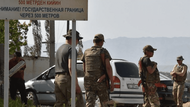 Пограничники КР подавили минометный обстрел села Достук со стороны Таджикистана