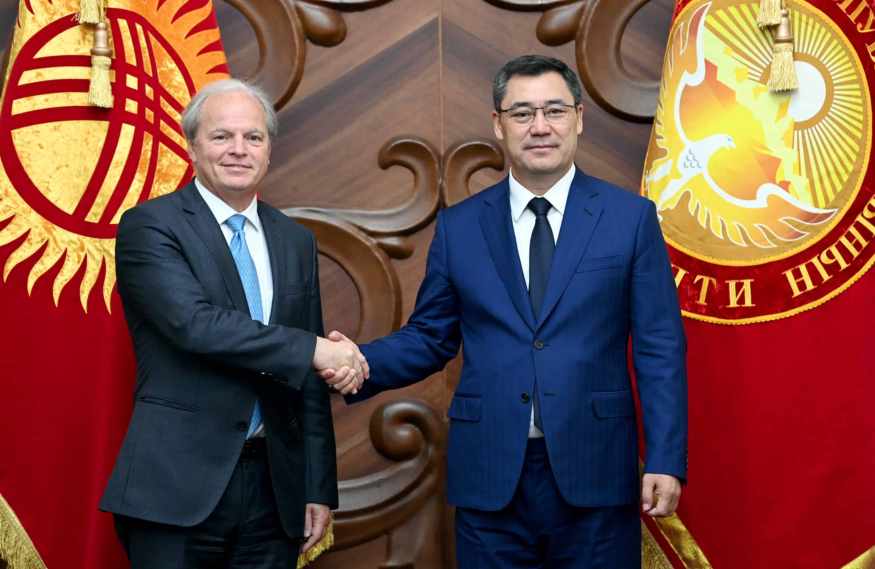 Кыргызстан подписал со Всемирным банком соглашения по проектам энергетики и соцразвития