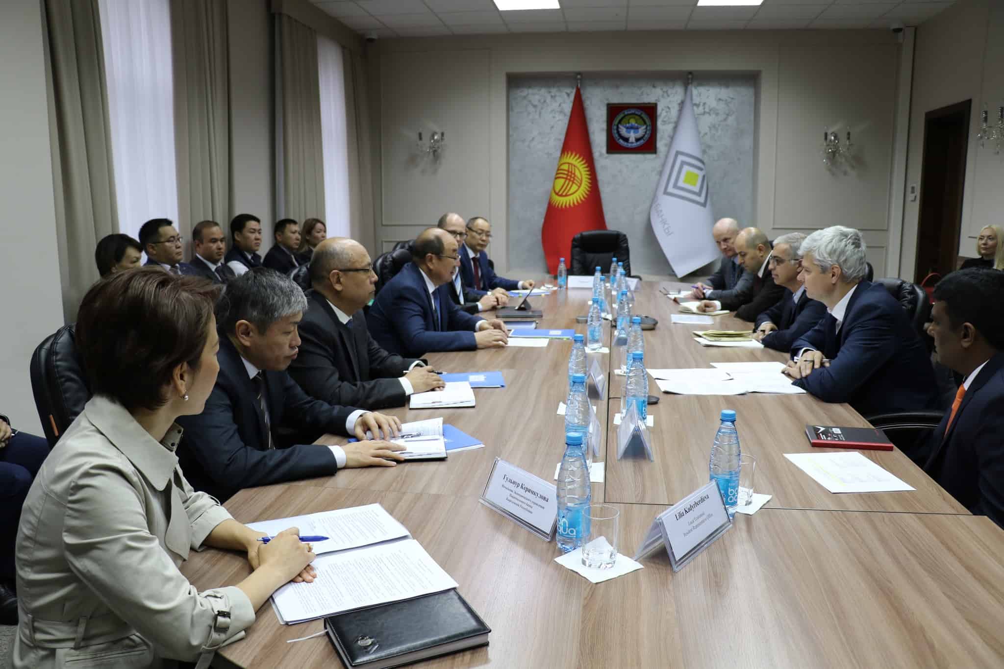 Миссия МВФ начала работу в Кыргызстане — уже встретилась с главой Нацбанка