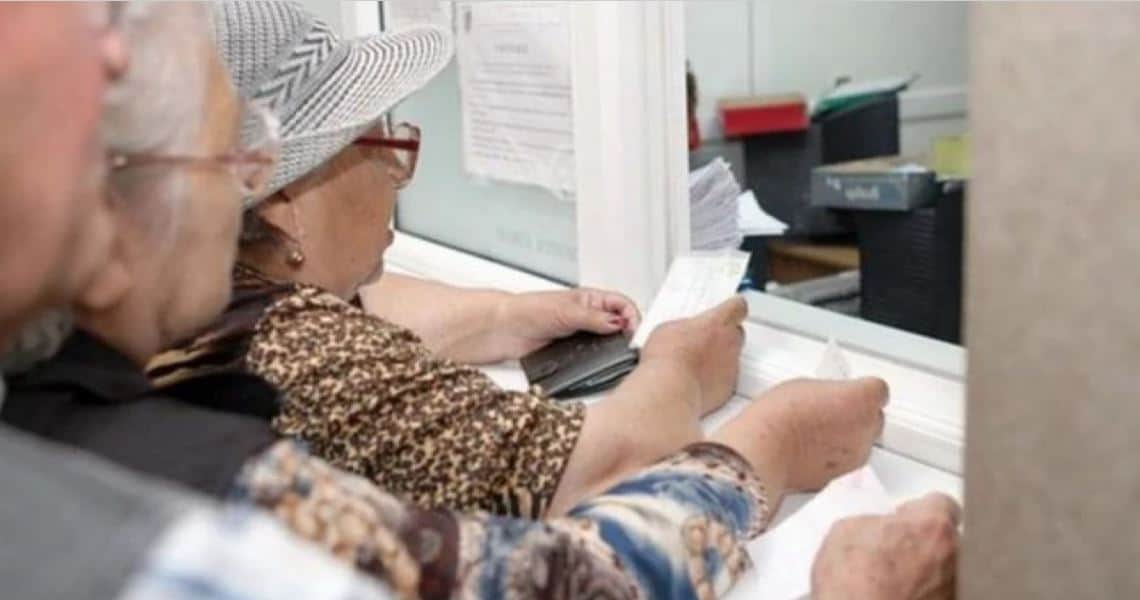 С 2024 года женщины-госслужащие будут выходить на пенсию в 60 лет