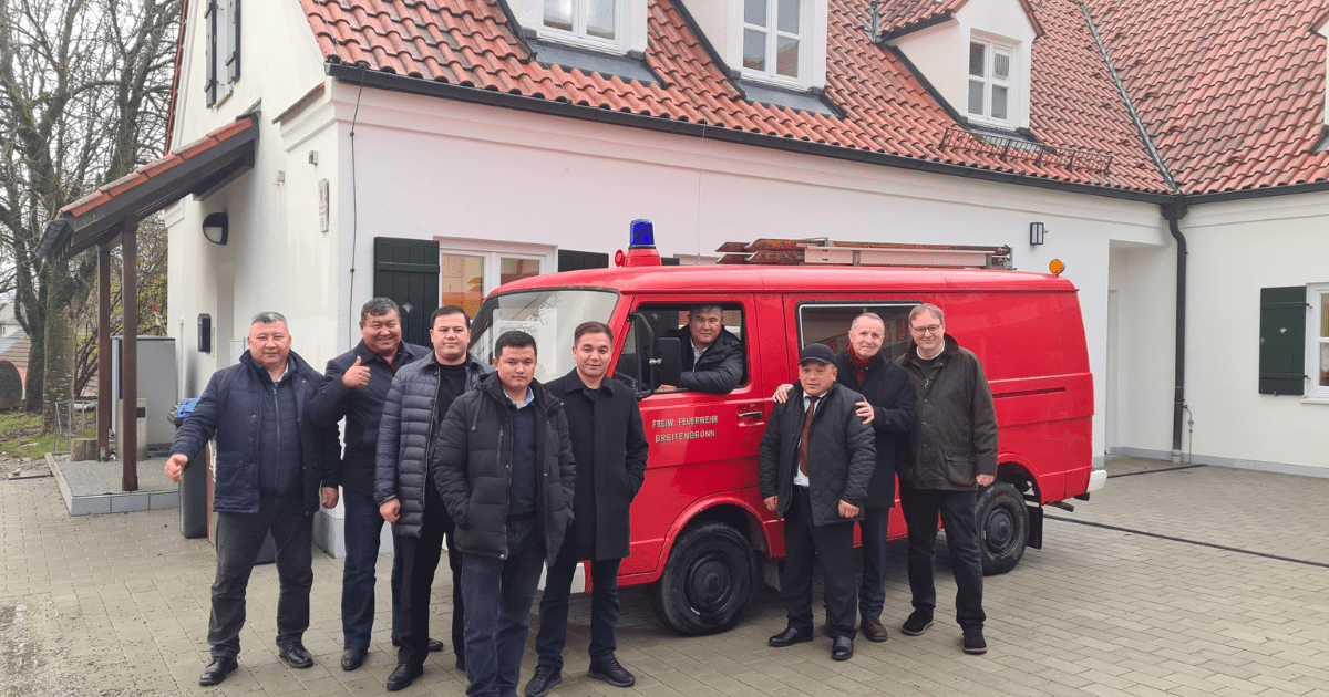 Местные власти Тонского района поехали в Германию на учебный тур и получили в подарок пожарную машину
