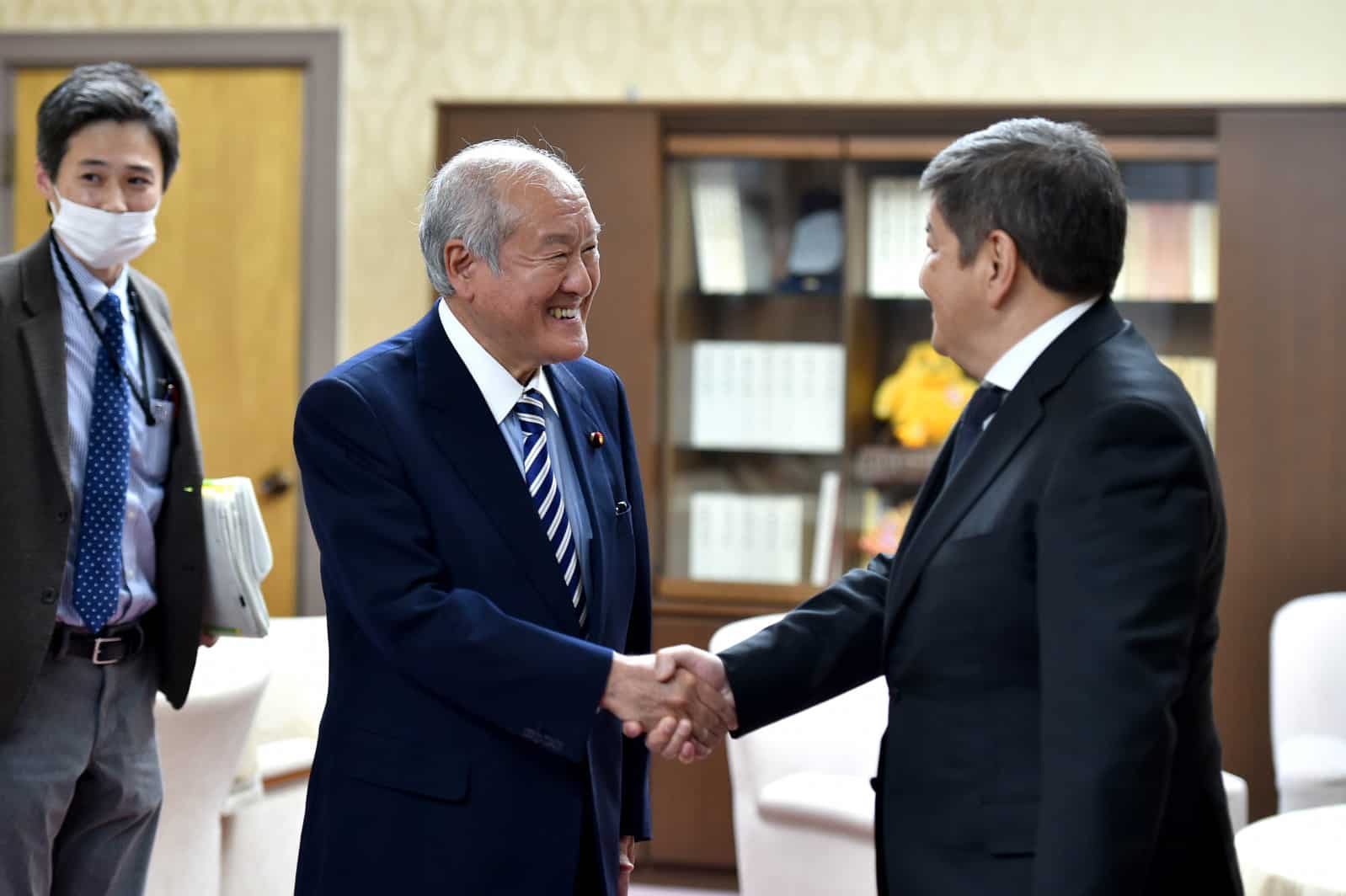 Кыргызстан предложил Японии участвовать в создании Фонда развития горных стран