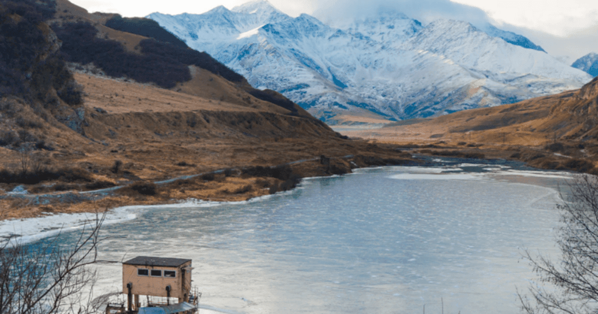 Более чем на 10 реках Кыргызстана планируется строительство БДР