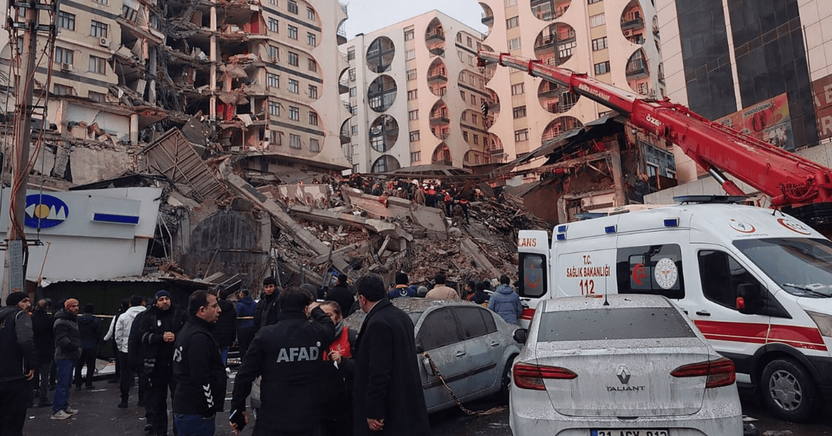 В «Айыл банке» открыли счет по сбору средств для помощи пострадавшим от землетрясений в Турции