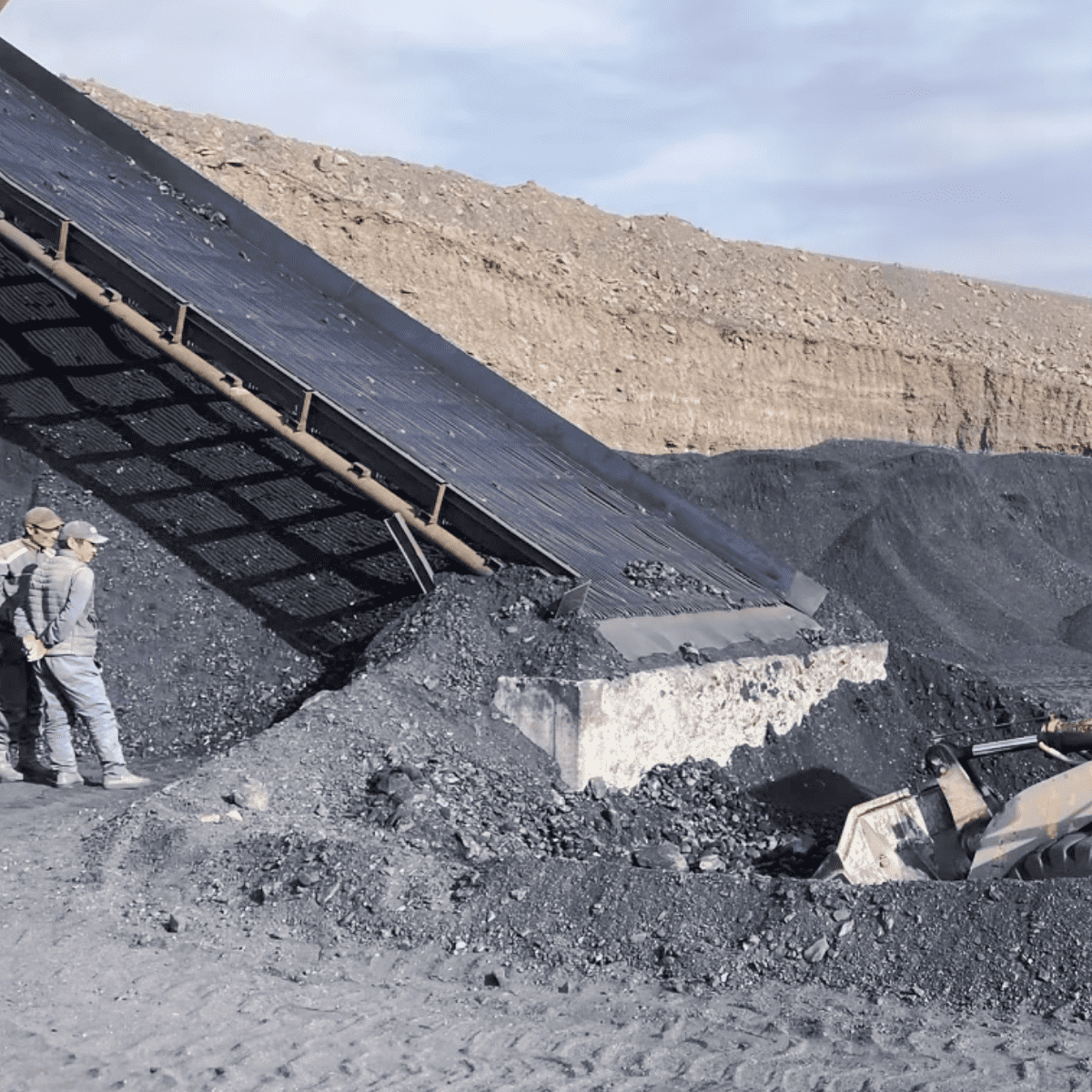 Возвращенная государству угольная компания в Чон-Алае за два месяца получила прибыль в 13.6 млн сомов