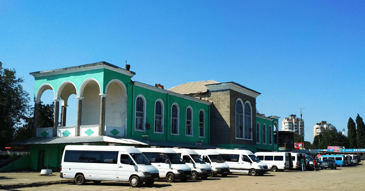 Мэрия Бишкека перенесет все легковые междугородние такси восточного направления с Западного автовокзала на Восточный