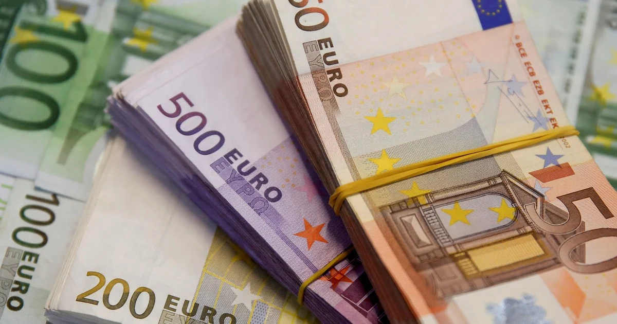 Евро снова дороже 94 сомов — официальные курсы валют
