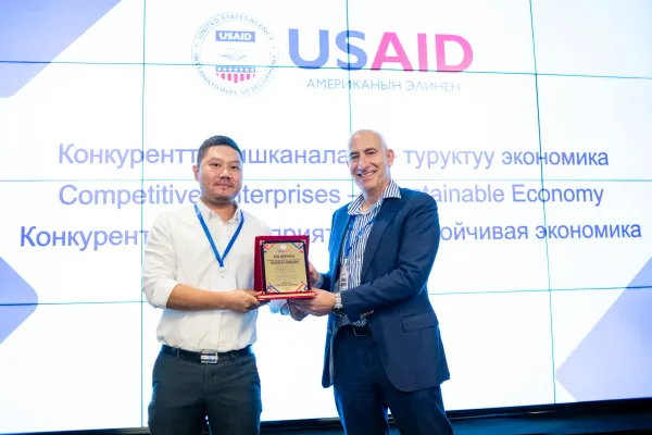 "Шоро", "Газпром", "Эйр Астана" компанияларына батончиктерди жасаган, Өзгөн күрүчүн Америкага экспорттогон "төрт дос" изображение публикации