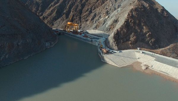 Правительство Жапарова отдало фирме, связанной с Бакиевыми, электричество "по себестоимости" - "Клооп" изображение публикации