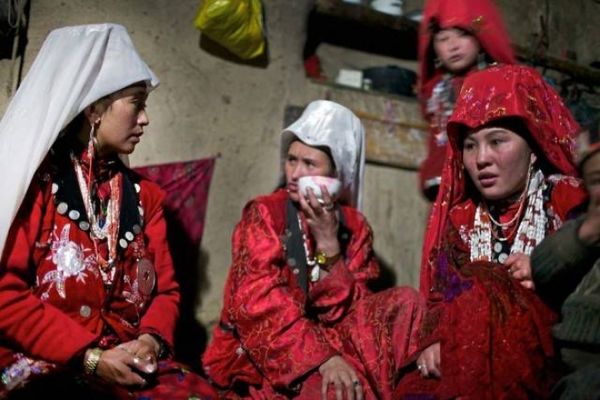 В Чон-Алае построят семь домов для памирских кыргызов за 71 млн сомов изображение публикации