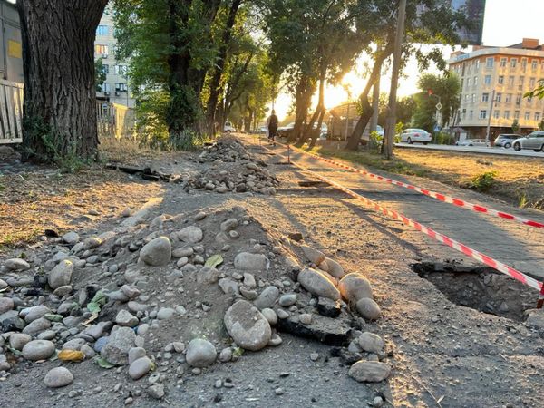 "Золотой дракон" попытался самовольно захватить земли – за это ресторан обязали проложить новый тротуар изображение публикации