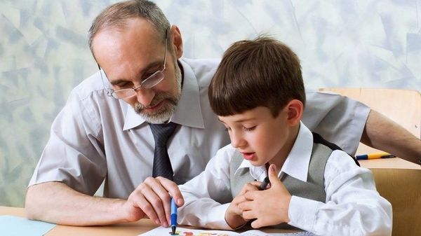 За год средняя зарплата репетиторов и учителей в Кыргызстане выросла на 17% изображение публикации