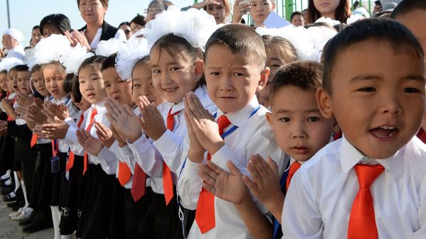 С 1 сентября 2024 года школы Кыргызстана смогут в перейти на ваучерную систему финансирования изображение публикации