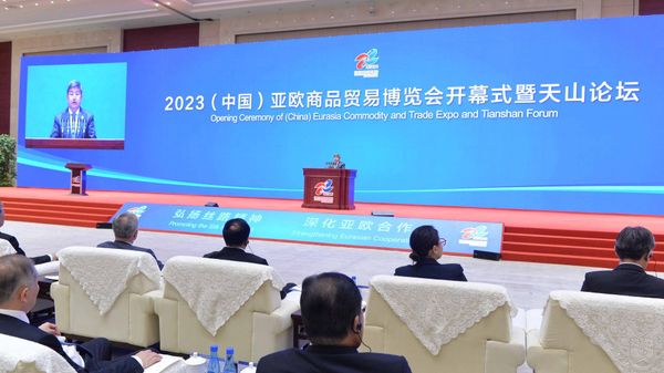 Кыргызстан готов поставлять в Китай экологически чистую продукцию — Акылбек Жапаров изображение публикации