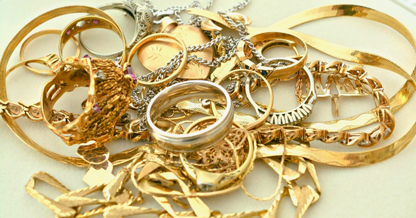 Узбекистанка пыталась провезти из аэропорта Оша золотые изделия на 5 млн сомов – ее задержали изображение публикации