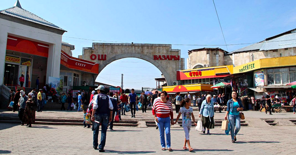 Госорганы должны наводить порядок на базарах, а не переносить их за город и создавать неудобства –  глава Ассоциации рынков КР изображение публикации