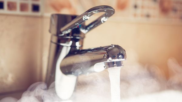 В Кыргызстане снова предлагают повысить тарифы на отопление и горячую воду изображение публикации