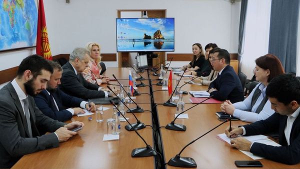 Кыргызстан откроет в Санкт-Петербурге торговые дома изображение публикации