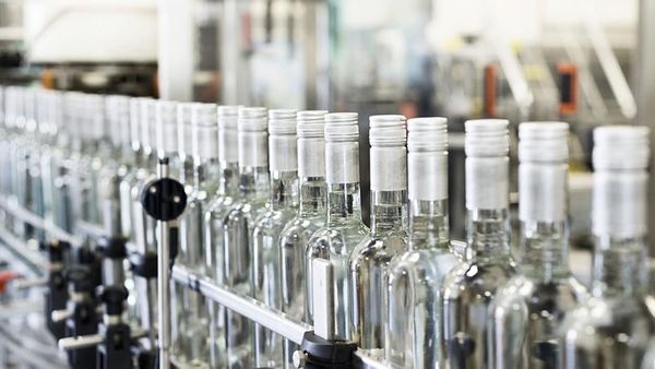 158 сомов за пол-литра —кабмин предлагает установить минимальные цены на водку изображение публикации