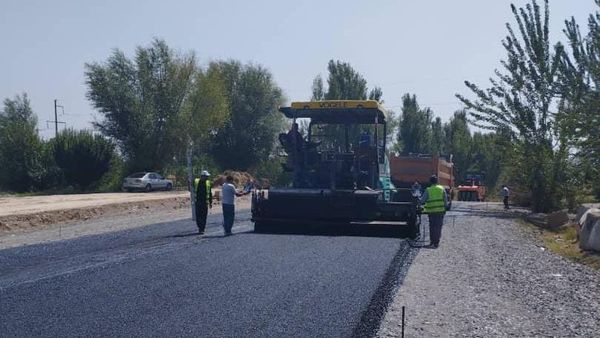 Минтранс завершил укладку асфальта на участке дороги Маданият — Джалал-Абад изображение публикации