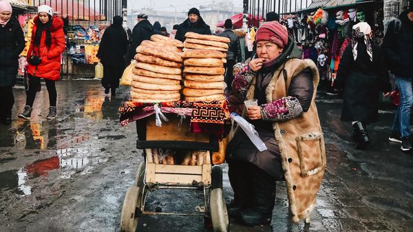 Дефицита хлеба в Бишкеке нет, но цены на лепешки выросли изображение публикации