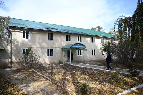 После визита спикера ЖК в Ак-Талинском районе отремонтируют школу, детсад и центр общей врачебной практики изображение публикации