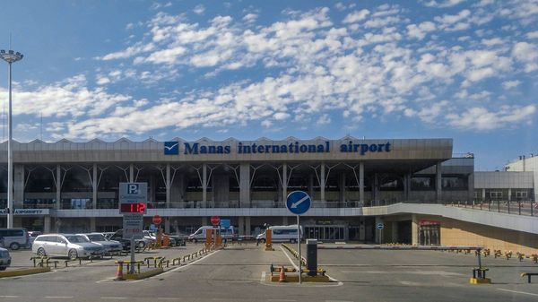 В международном аэропорту "Манас" построят автостоянку с электрозарядками изображение публикации