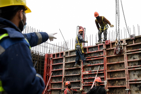 Кабмин КР определил квоту на трудовую миграцию на 2024 год изображение публикации