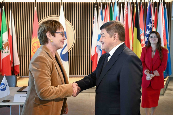 Глава кабмина КР встретился с президентом ЕБРР — подписаны документы на 70.4 млн евро изображение публикации